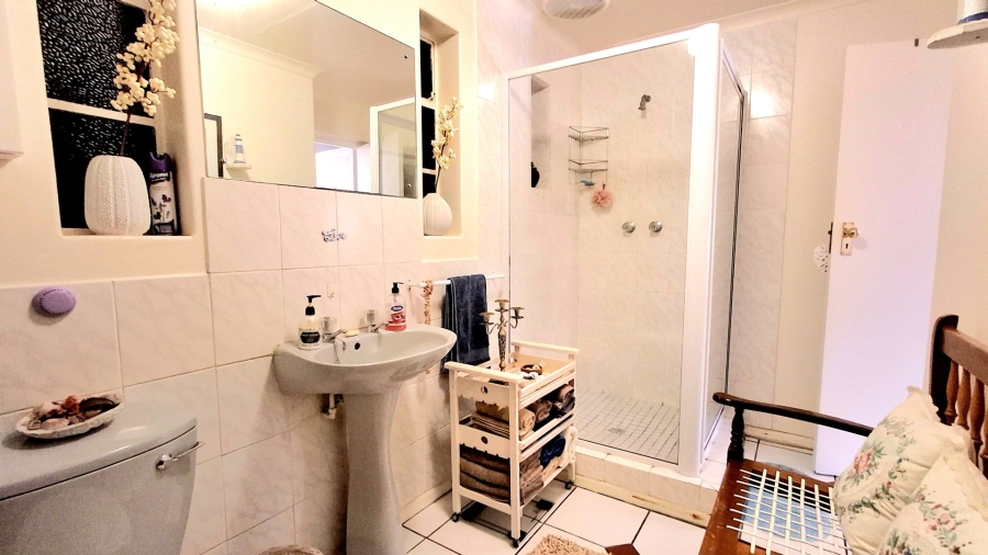 7 Bedroom Property for Sale in Heather Park Western Cape